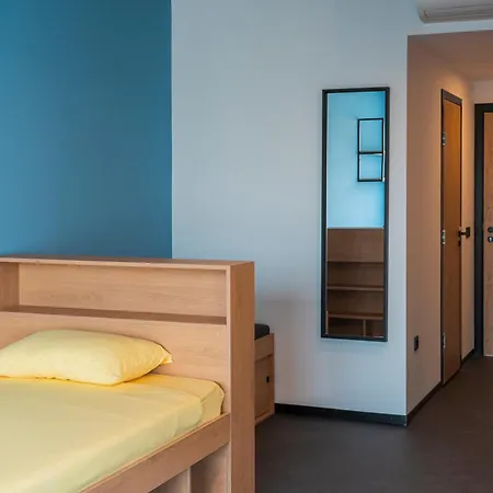 Campus 90 - Free Parking Hotel