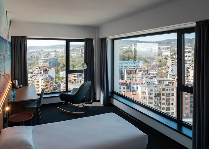 Campus 90 - Free Parking