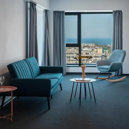 Campus 90 - Free Parking