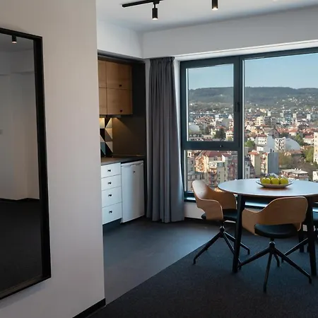 Campus 90 - Free Parking