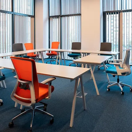 Campus 90 - Free Parking מלון