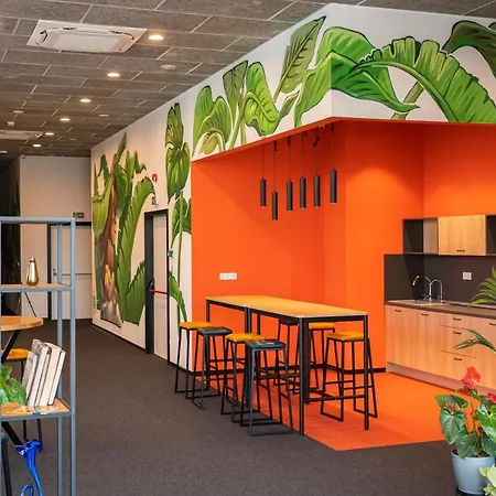 Campus 90 - Free Parking וארנה