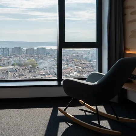 кампус 90 - с безплатен паркинг Хотел