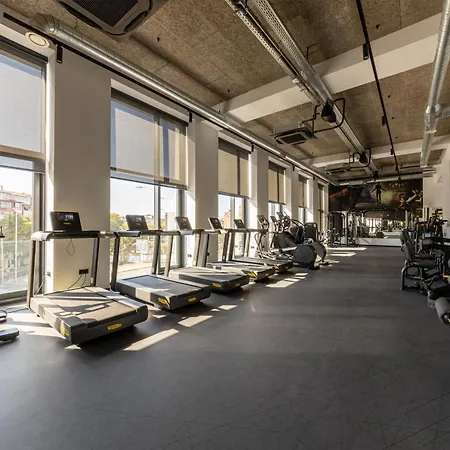 Ξενοδοχείο Campus 90 - Free Parking 4*