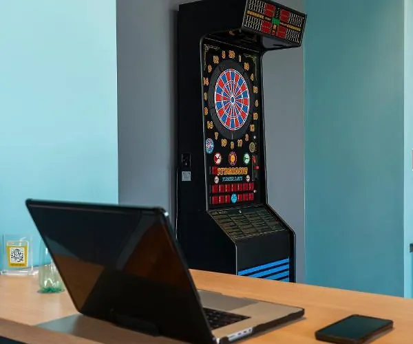 Campus 90 - Free Parking Отель Варна