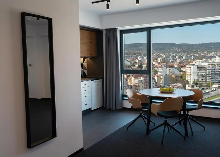 Campus 90 - Free Parking